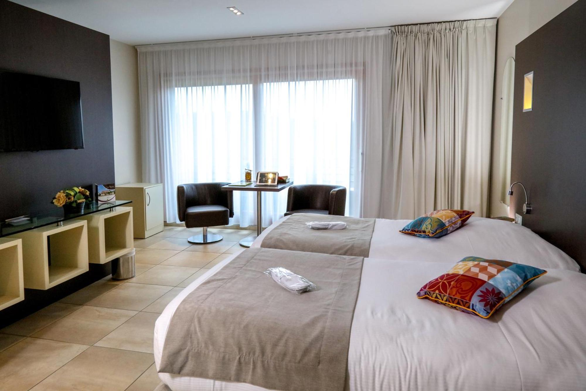 Logis Auberge Les Murets Hotel Restaurant Spa Chandolas Exterior foto